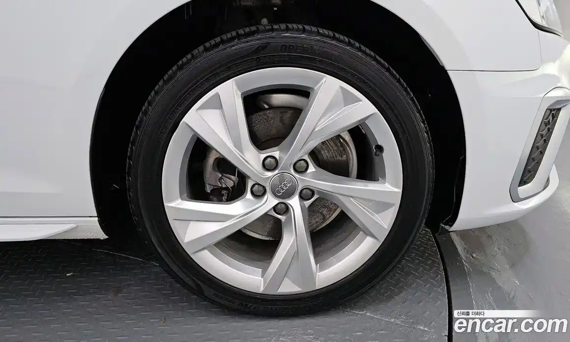 Audi A4 2020 2.0 Автомат в Москве № 196252, фото 5