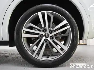 Audi Q5 2023 2.0 Автомат в Москве № 196737, миниатюра 5