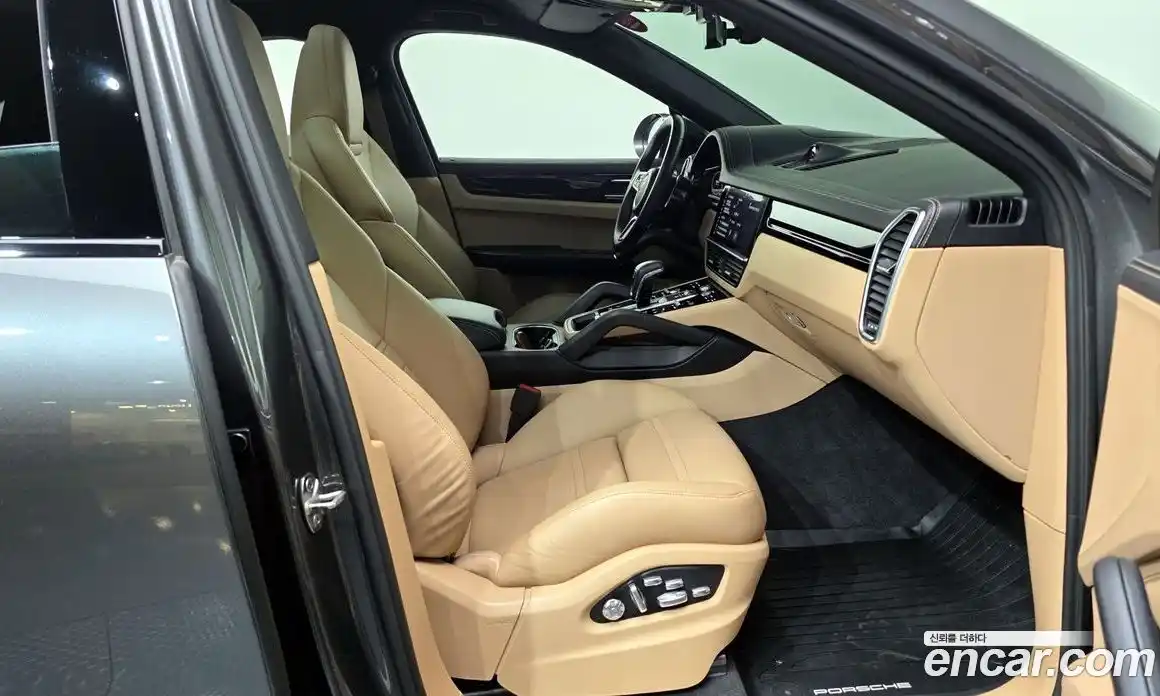 Porsche Cayenne 2020 3.0 Автомат в Москве № 197630, фото 11