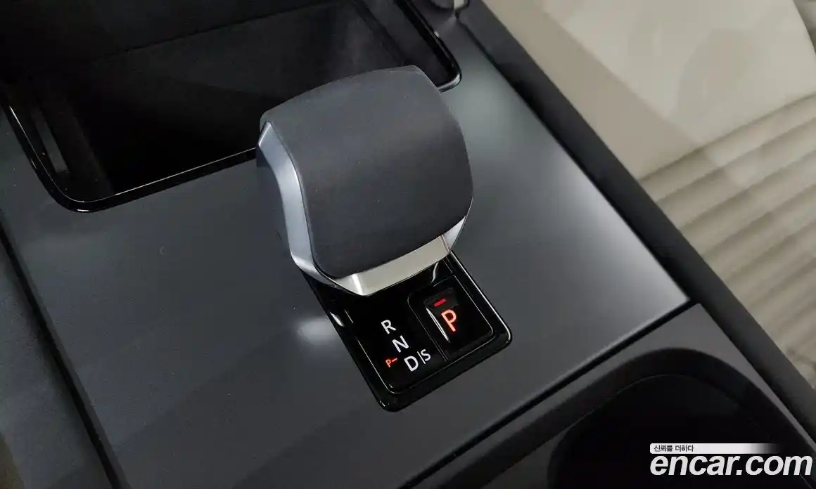 Land Rover Discovery Sport 2025 2.0 Автомат в Москве № 198046, фото 17