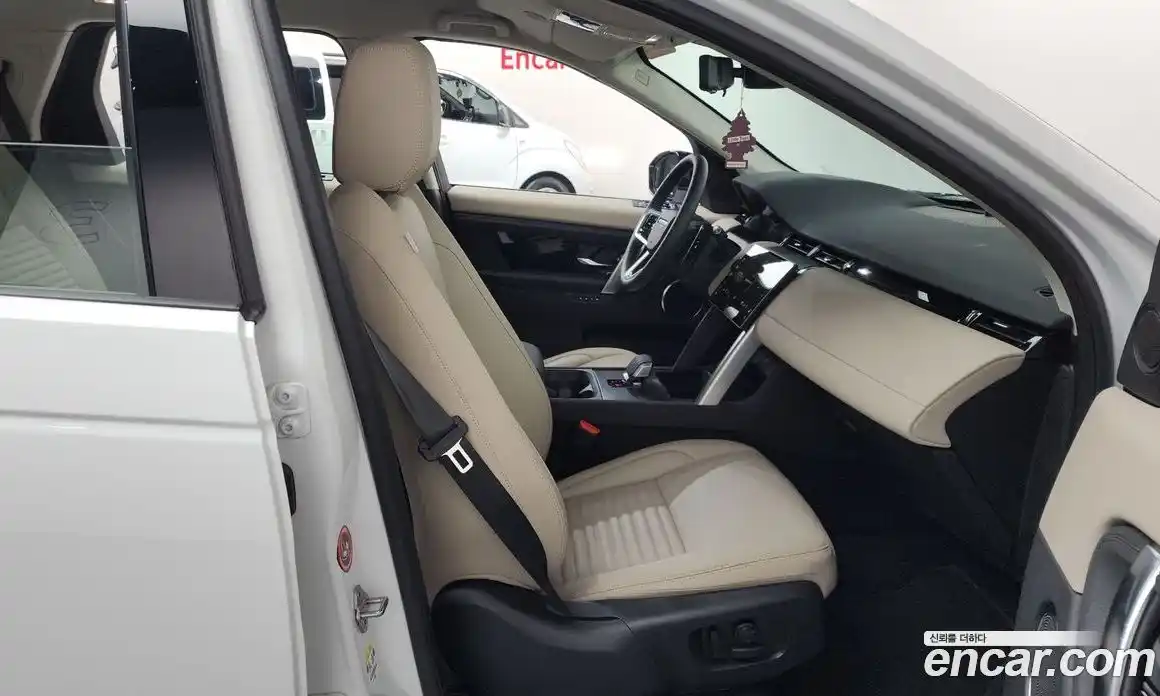 Land Rover Discovery Sport 2025 2.0 Автомат в Москве № 198046, фото 4