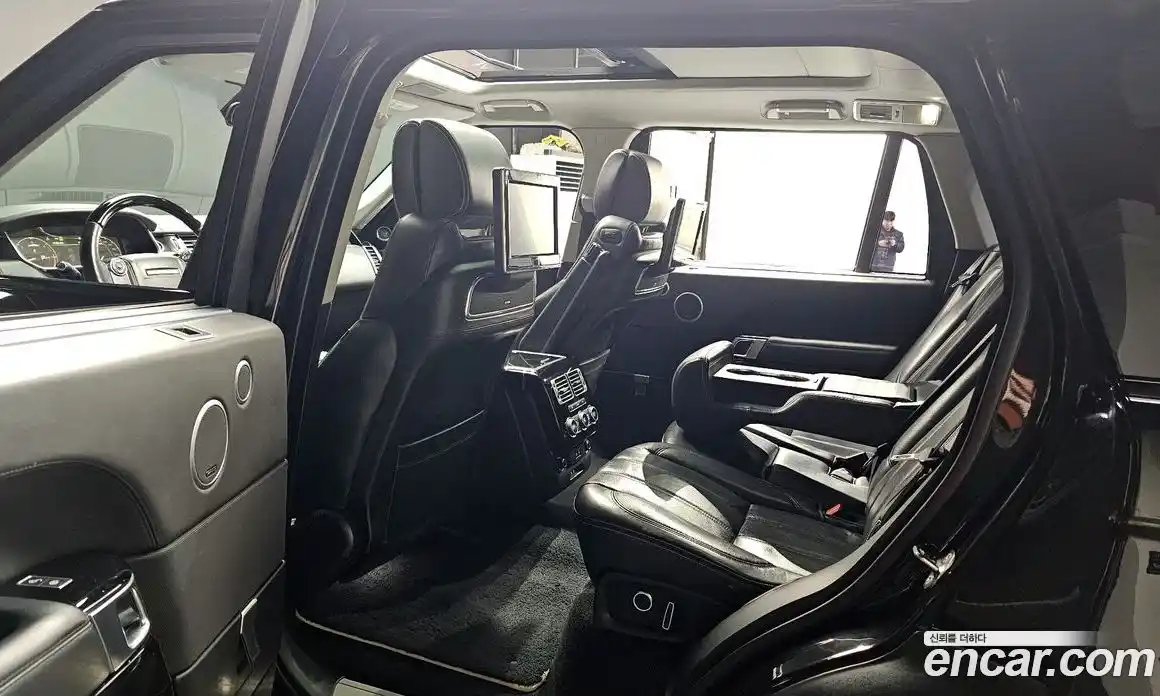 Land Rover Range-Rover 2016 4.4 Автомат в Москве № 198165, фото 15