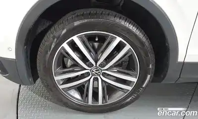 Volkswagen Tiguan 2024 2.0 Автомат в Москве № 198927, миниатюра 10