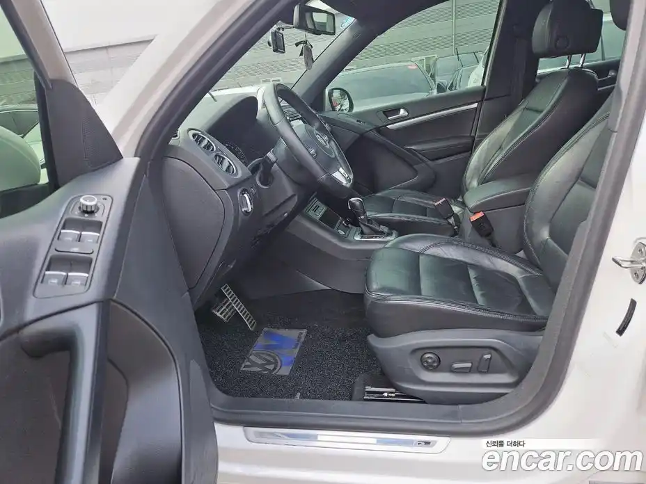 Volkswagen Tiguan 2013 2.0 Автомат в Москве № 199328, фото 19