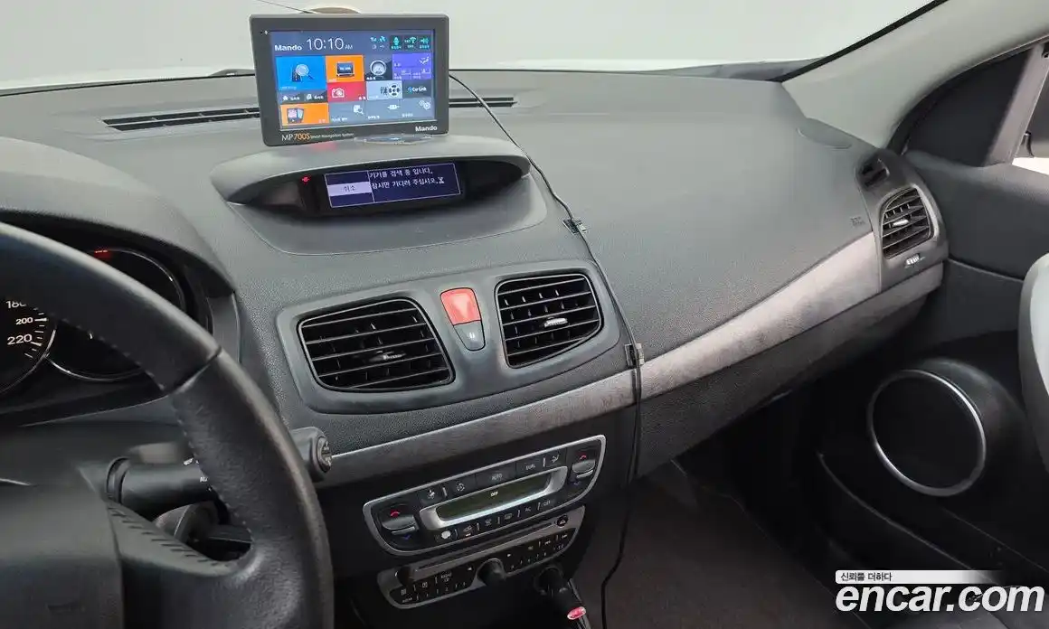 Renault SM3 2010 1.6 Автомат в Москве № 208657, фото 12