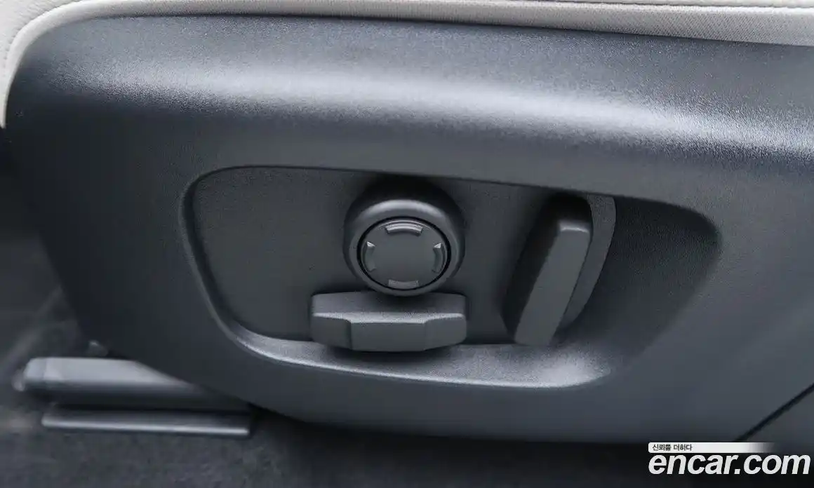 Land Rover Discovery Sport 2025 2.0 Автомат в Москве № 213882, фото 17