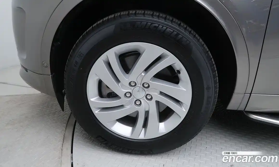 Land Rover Discovery Sport 2025 2.0 Автомат в Москве № 213882, фото 5