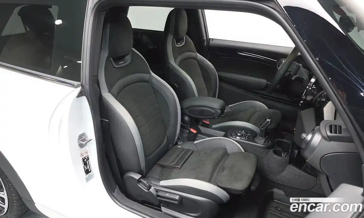 Mini Cooper 2024 2.0 Автомат в Москве № 214048, фото 11