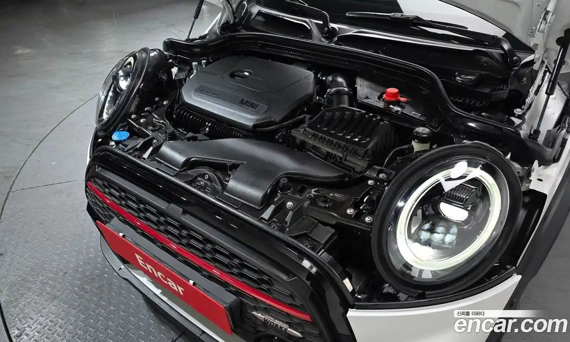 Mini Cooper 2024 2.0 Автомат в Москве № 214048, фото 16