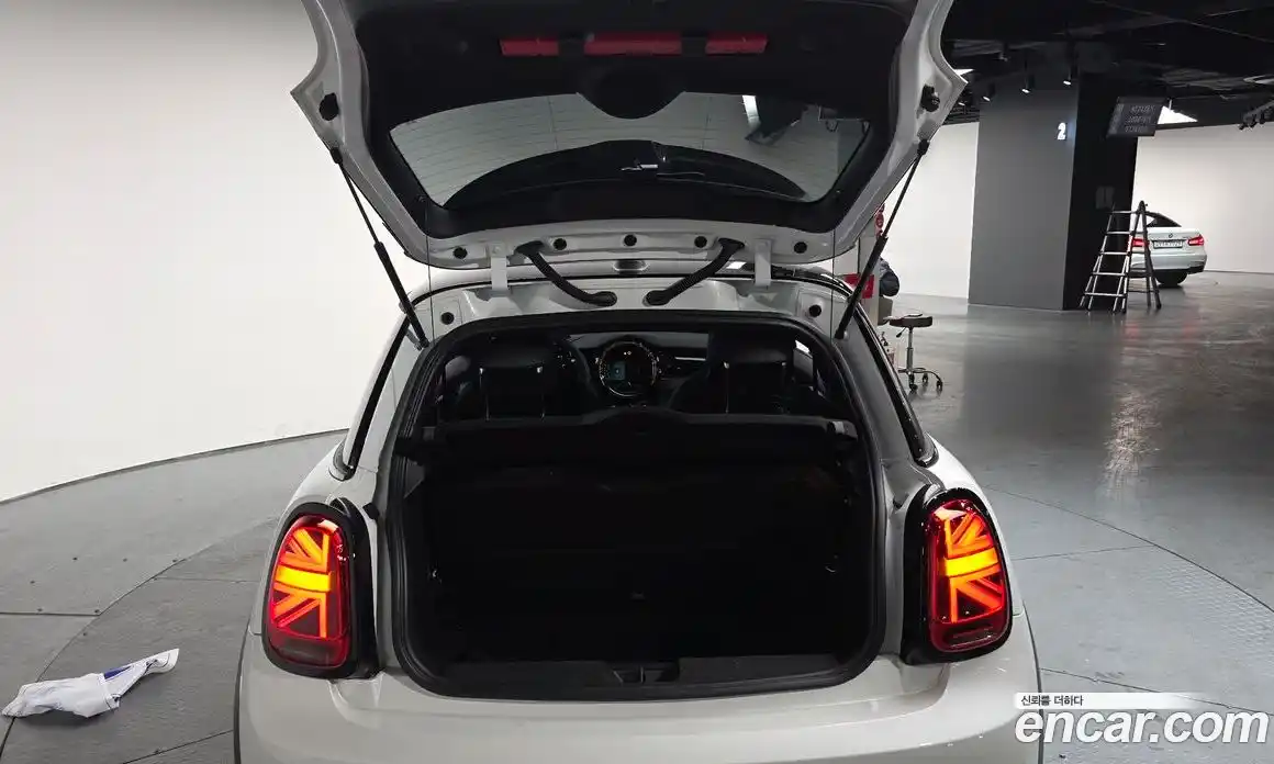 Mini Cooper 2024 2.0 Автомат в Москве № 214048, фото 19