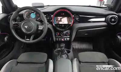 Mini Cooper 2024 2.0 Автомат в Москве № 214048, миниатюра 5