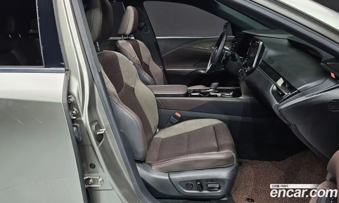 Lexus RX 2023 2.5 Автомат в Москве № 214650, фото 10