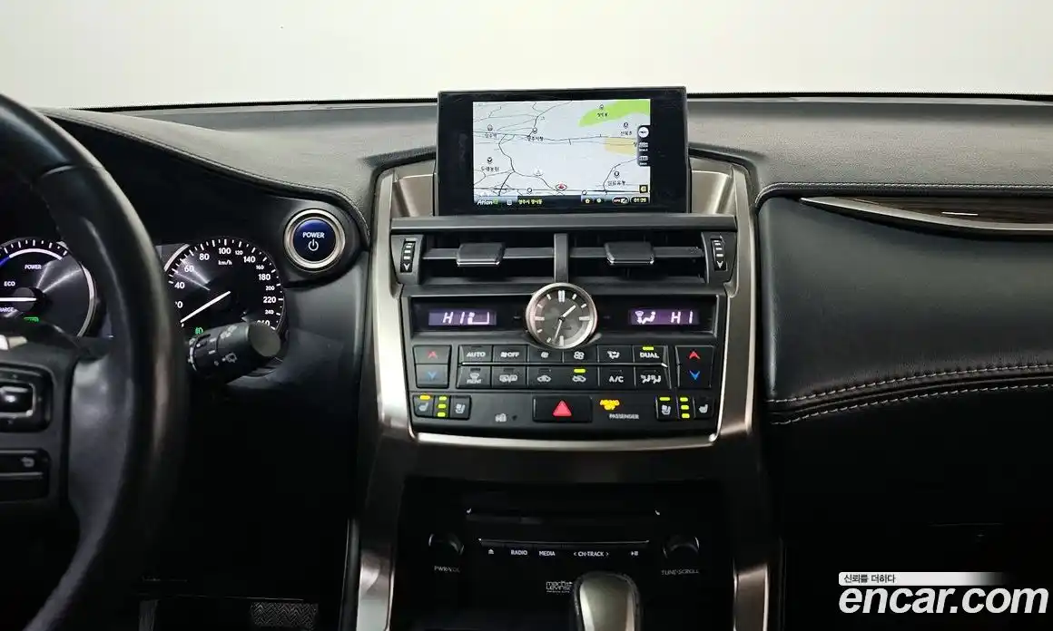 Lexus NX 2015 2.5 Автомат в Москве № 214679, фото 12