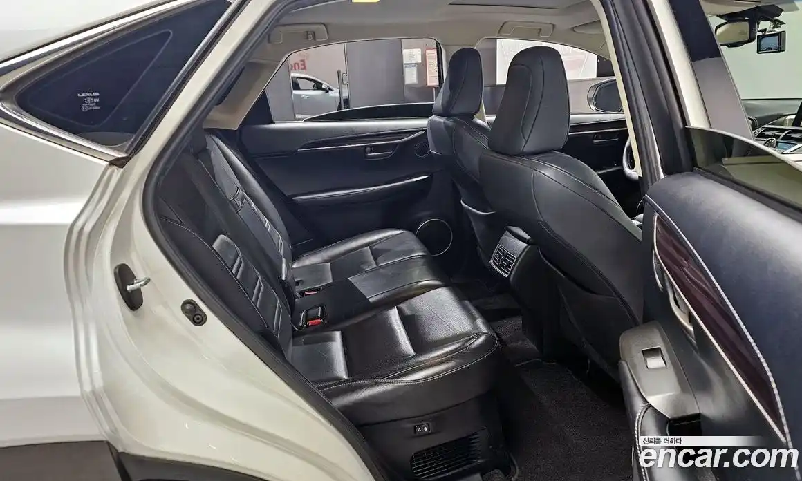 Lexus NX 2015 2.5 Автомат в Москве № 214679, фото 14