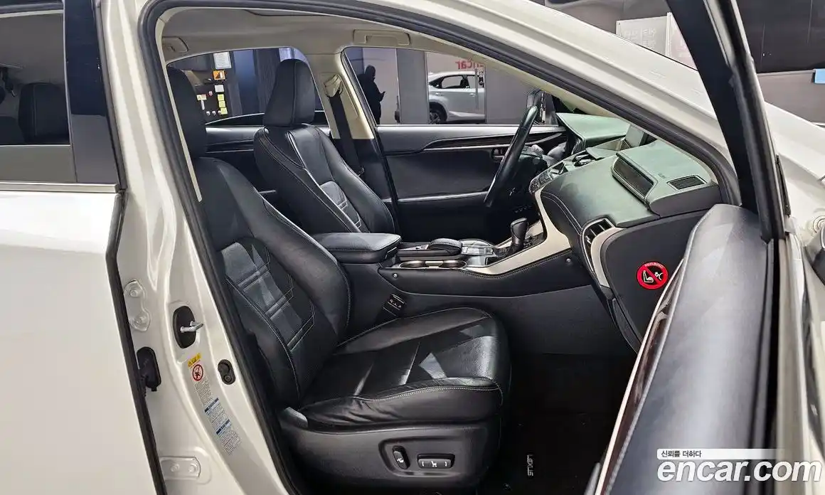 Lexus NX 2015 2.5 Автомат в Москве № 214679, фото 19