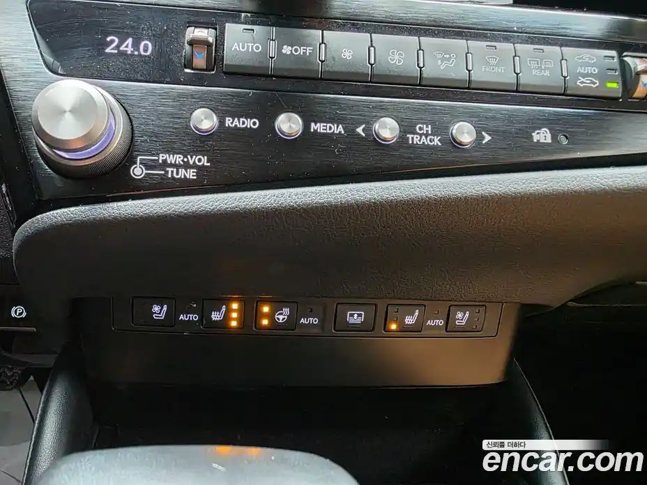 Lexus ES 2024 2.5 Автомат в Москве № 214799, фото 14