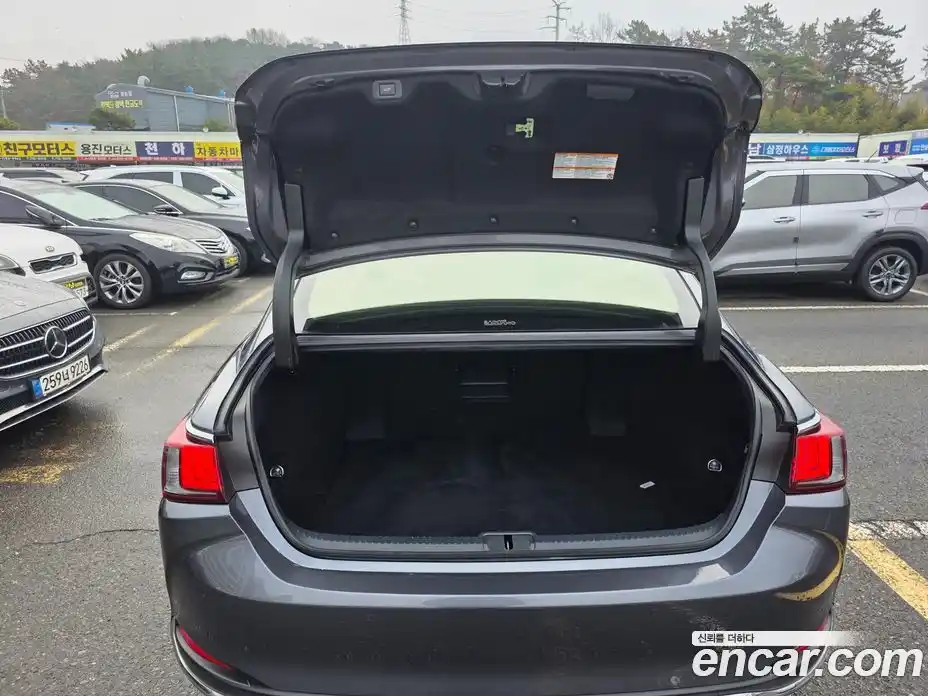 Lexus ES 2024 2.5 Автомат в Москве № 214799, фото 18