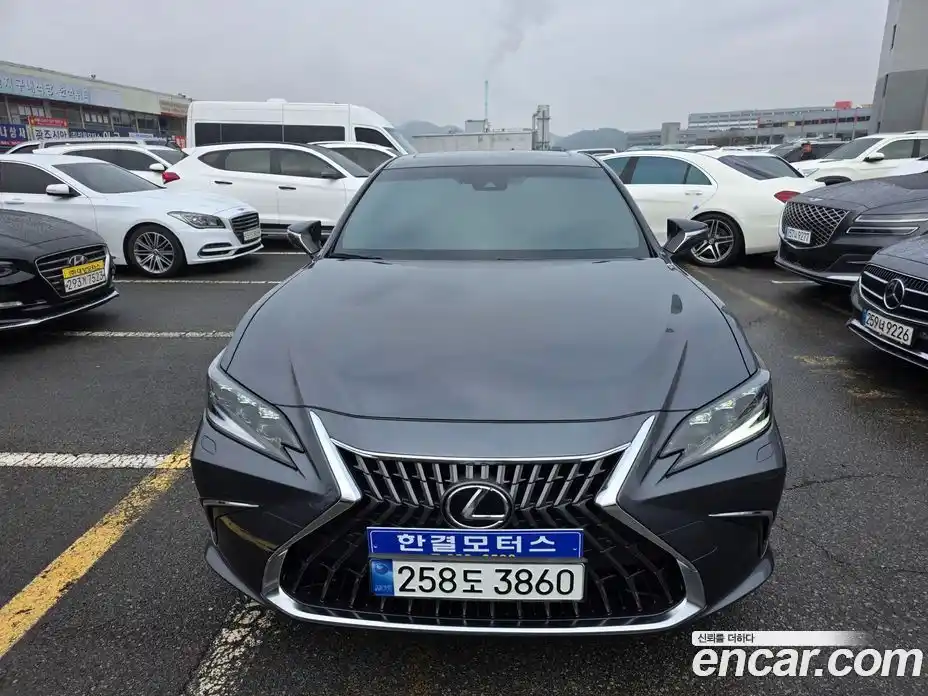 Lexus ES 2024 2.5 Автомат в Москве № 214799, фото 3