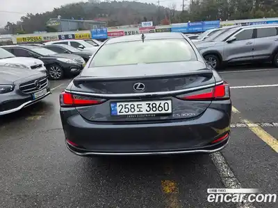 Lexus ES 2024 2.5 Автомат в Москве № 214799, миниатюра 4