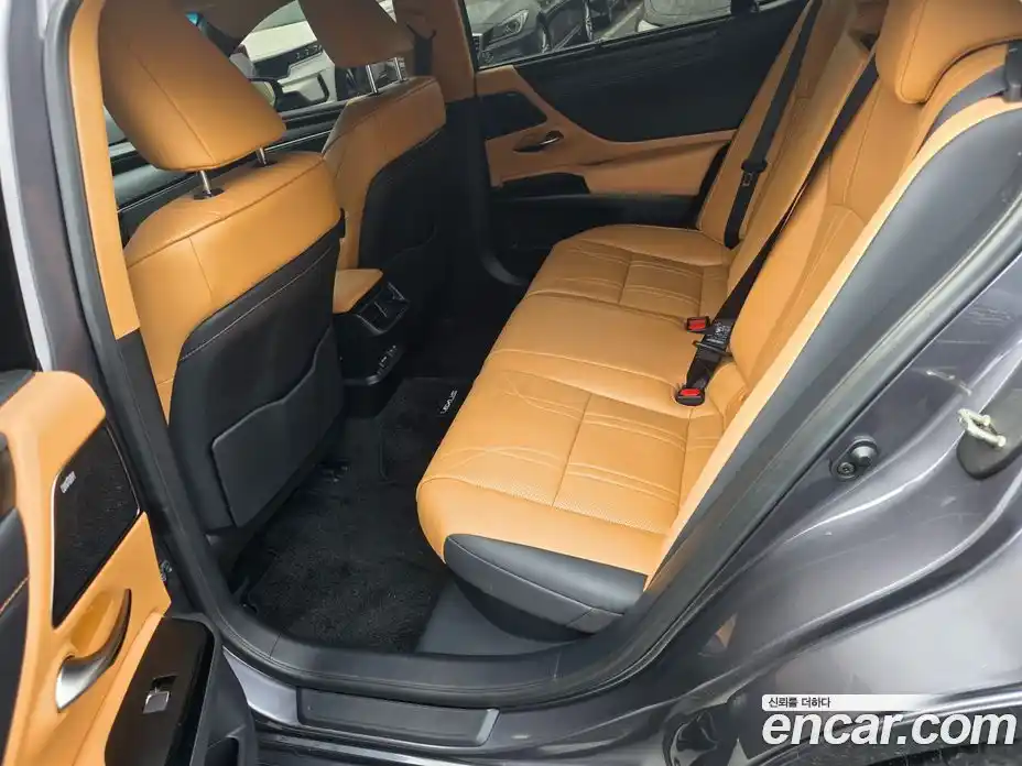 Lexus ES 2024 2.5 Автомат в Москве № 214799, фото 10