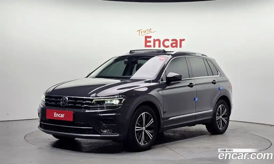 Volkswagen Tiguan 2020 2.0 Автомат в Москве № 215084, фото 4