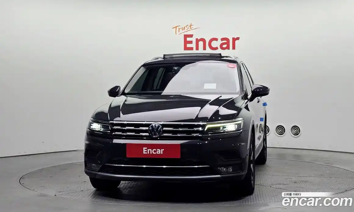Volkswagen Tiguan 2020 2.0 Автомат в Москве № 215084, фото 5