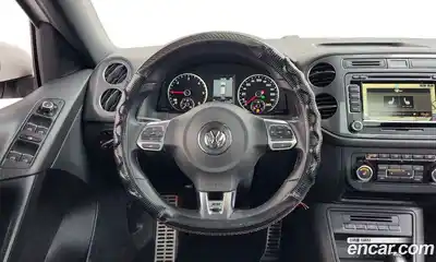 Volkswagen Tiguan 2013 2.0 Автомат в Москве № 215252, миниатюра 2