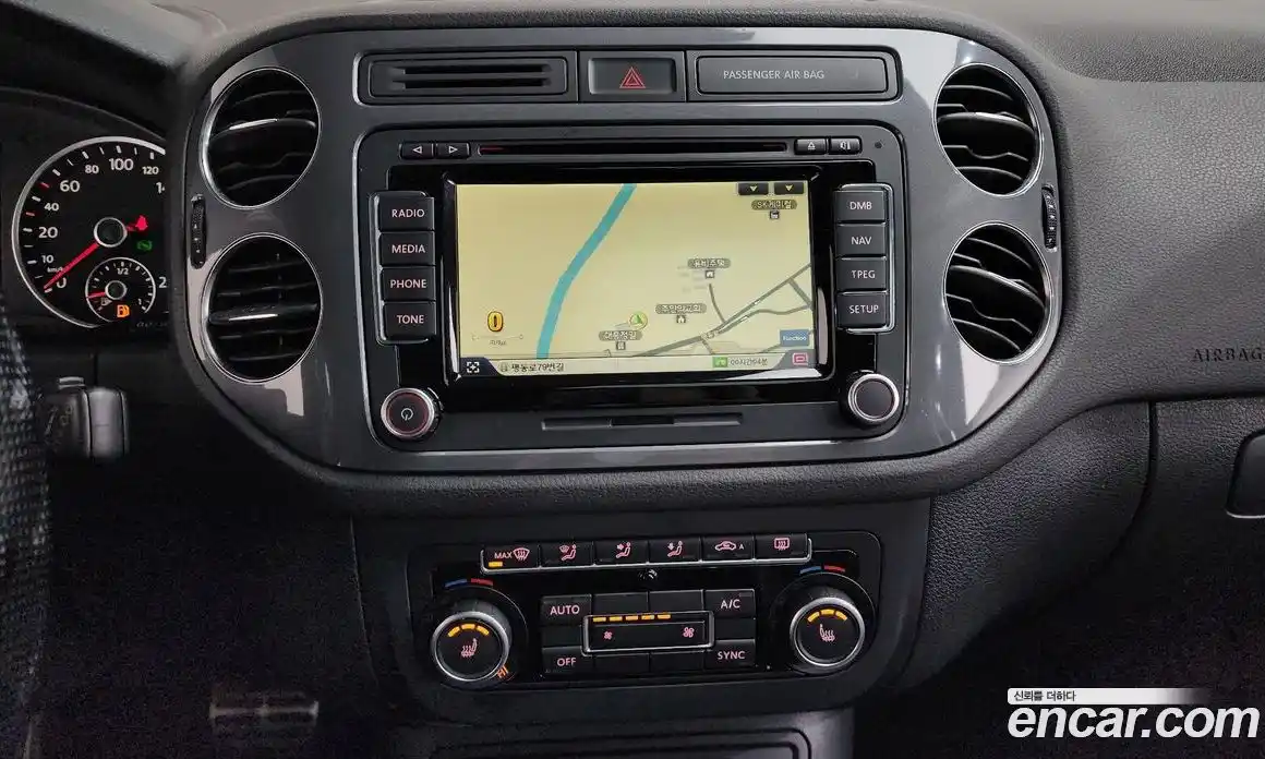 Volkswagen Tiguan 2013 2.0 Автомат в Москве № 215252, фото 6