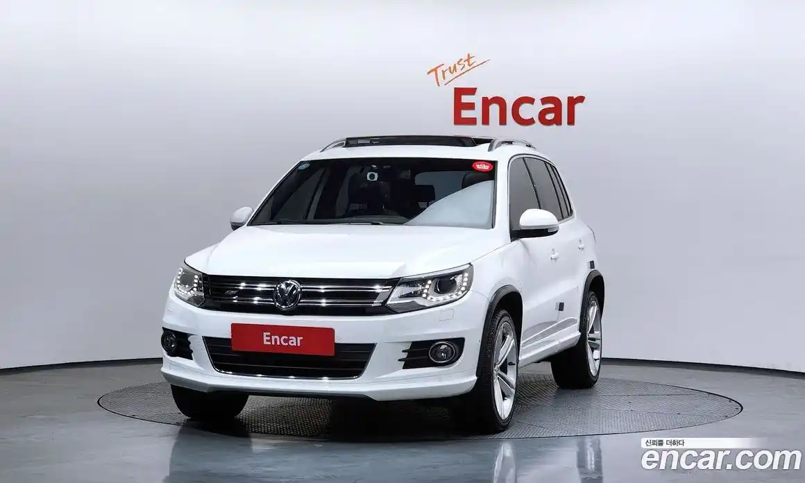 Volkswagen Tiguan 2013 2.0 Автомат в Москве № 215252, фото 8