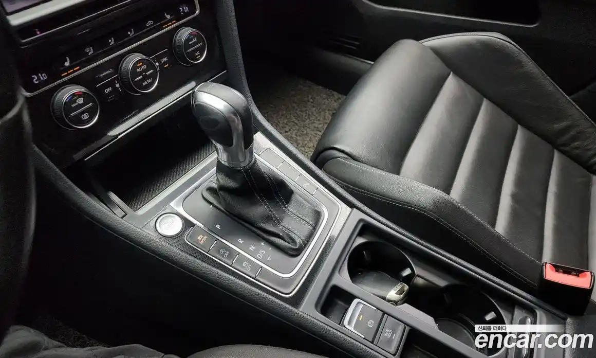 Volkswagen Golf 2015 2.0 Автомат в Москве № 215356, фото 1