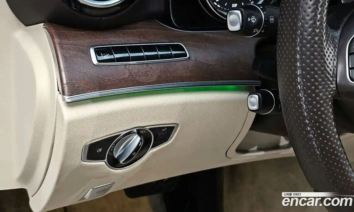 Mercedes-Benz E-Class 2017 1.9 Автомат в Москве № 215752, фото 16