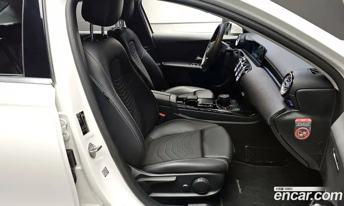 Mercedes-Benz A-Class 2020 2.0 Автомат в Москве № 219652, фото 12