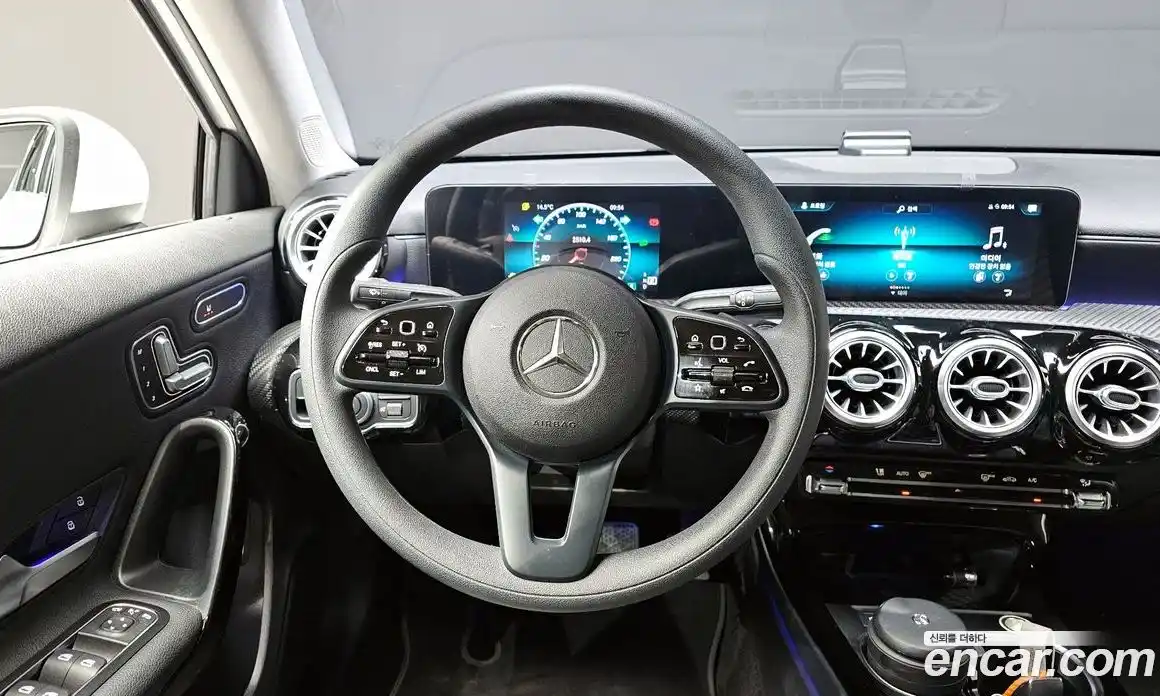 Mercedes-Benz A-Class 2020 2.0 Автомат в Москве № 219652, фото 16