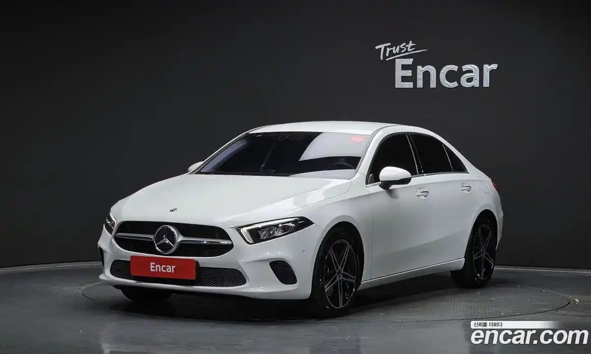 Mercedes-Benz A-Class 2020 2.0 Автомат в Москве № 219652, фото 18