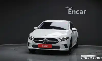 Mercedes-Benz A-Class 2020 2.0 Автомат в Москве № 219652, миниатюра 3