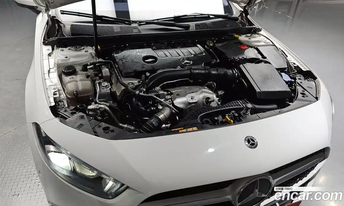 Mercedes-Benz A-Class 2020 2.0 Автомат в Москве № 219652, фото 5