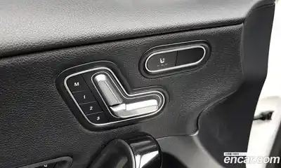 Mercedes-Benz A-Class 2020 2.0 Автомат в Москве № 219652, миниатюра 6