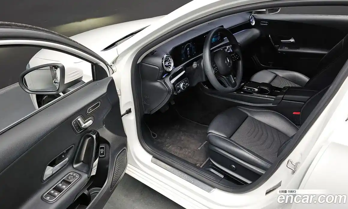 Mercedes-Benz A-Class 2020 2.0 Автомат в Москве № 219652, фото 8