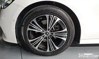 Mercedes-Benz E-Class 2024 2.0 Автомат в Москве № 222431, миниатюра 2