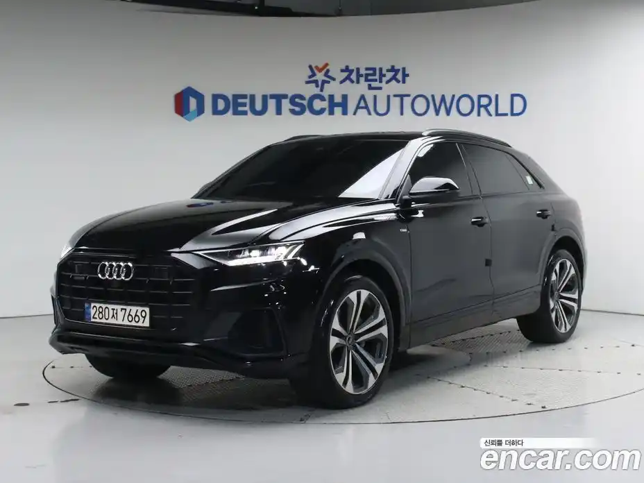 Audi Q8 2023 3.0 Автомат в Москве № 230304, фото 1
