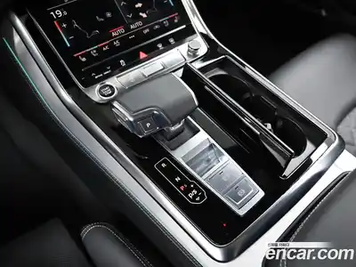 Audi Q8 2023 3.0 Автомат в Москве № 230304, миниатюра 9
