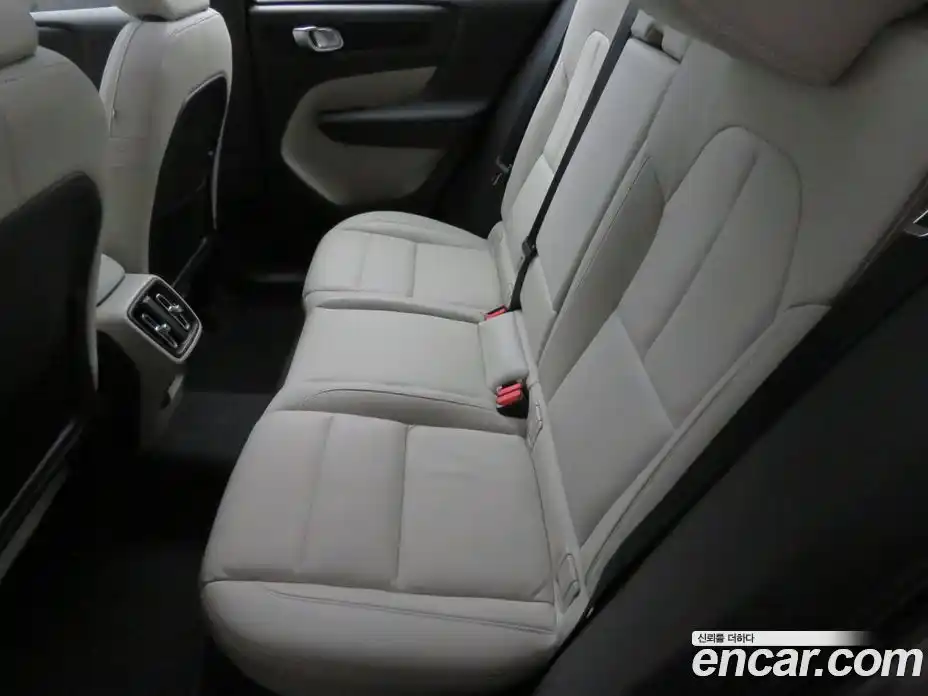 Volvo XC40 2025 2.0 Автомат в Москве № 230689, фото 11