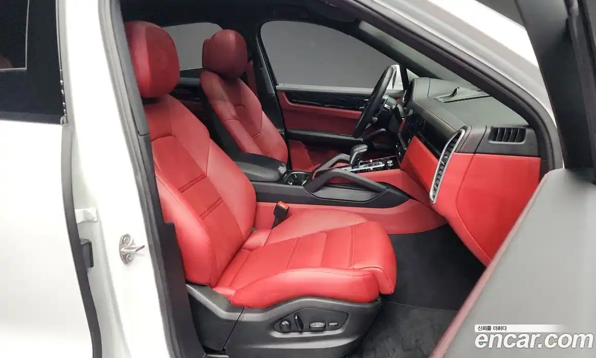 Porsche Cayenne 2023 3.0 Автомат в Москве № 230926, фото 11