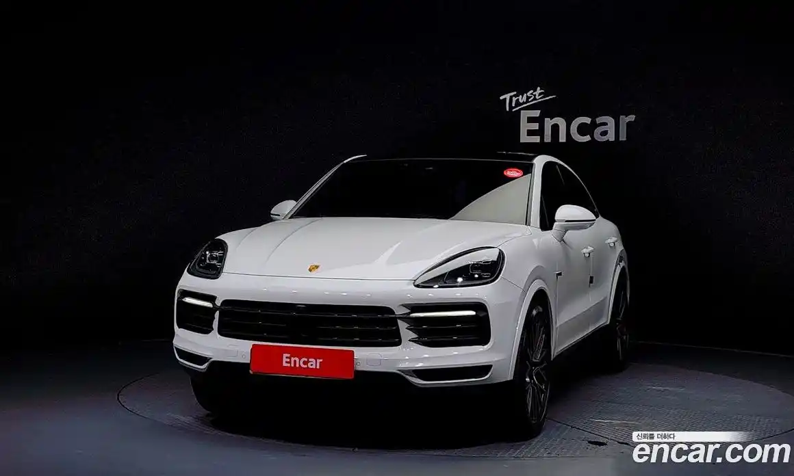Porsche Cayenne 2023 3.0 Автомат в Москве № 230926, фото 3
