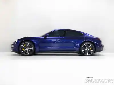 Porsche Taycan, 2021