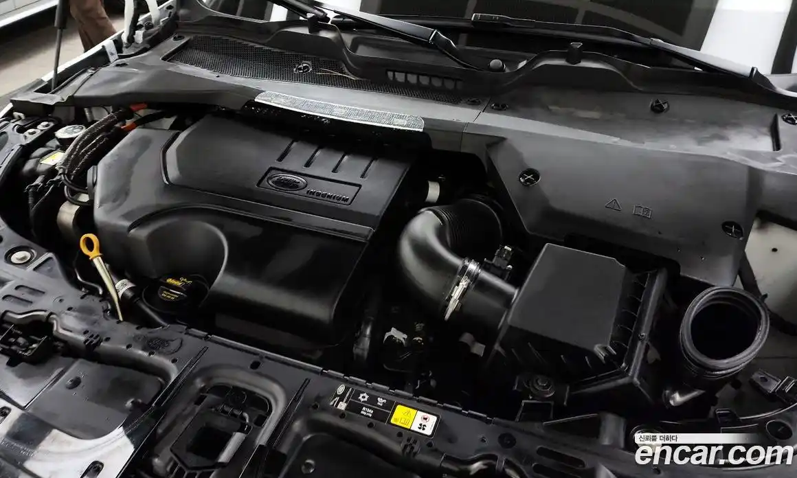 Land Rover Range-Rover Evoque 2022 2.0 Автомат в Москве № 231224, фото 11