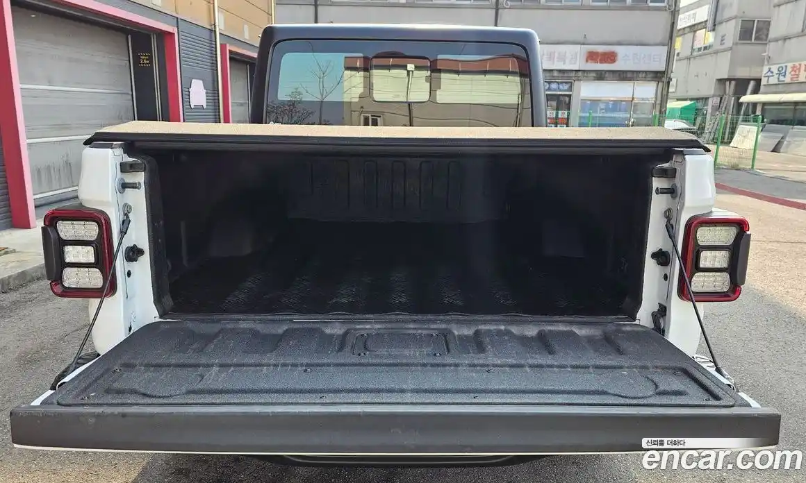 Jeep Gladiator 2021 3.6 Автомат в Москве № 232508, фото 9