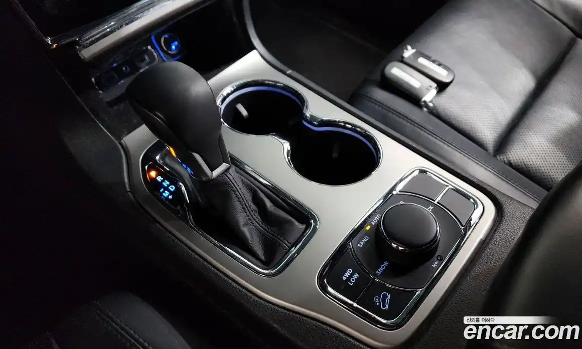 Jeep Cherokee 2019 3.6 Автомат в Москве № 232566, фото 13