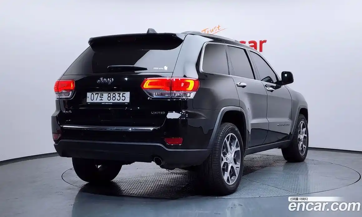 Jeep Cherokee 2019 3.6 Автомат в Москве № 232566, фото 15