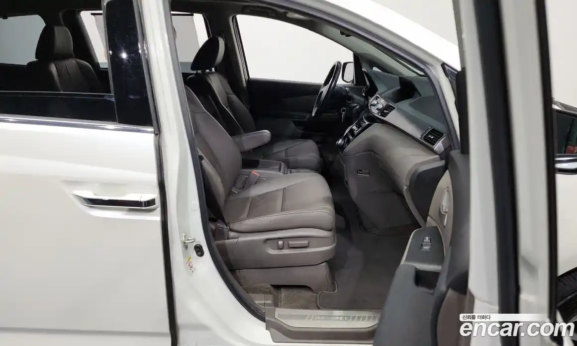Honda Odyssey 2013 3.5 Автомат в Москве № 232859, фото 11